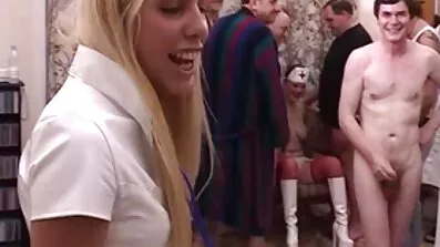 Emil Emillis ចង់ fuck ជាមួយ stepbrother។