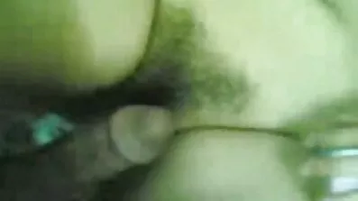 Fucking ជនភៀសខ្លួនមូស្លីមជាមួយនឹងគូស្នេហ៍របស់នាង។