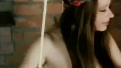 នេះ fucks រោគស្ត្រីនិង licks ខែមេសាលោក Olsen របស់ pussy.