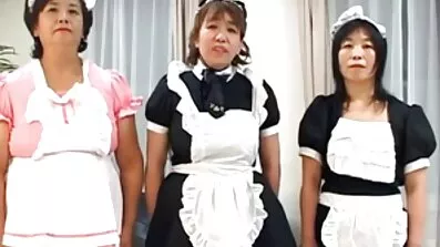 កីឡា fucking នៅក្នុងផ្ទះបាយ។