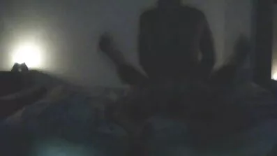 Fucking ជាមួយ tits ធម្មជាតិ។