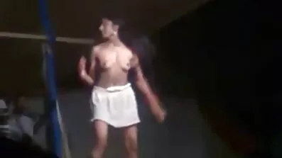 ឆែក licks ក្មេងស្រីខ្មៅ pussy។