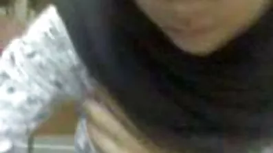 សុបិន masturbates,ទម្ងន់ទោសអ្វីគ្រប់យ៉ាងជាមួយនឹងរំញ័រមួយ.