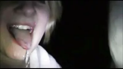 ទារករុស្ស៊ីបានធ្វើ blowjob,ការបឺតដ៏ស្រស់ស្អាតនិងការរួមភេទ.