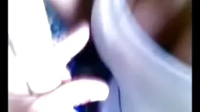សត្វមាន់ Fucking នៅក្នុងលានៅលើ couch នេះ។