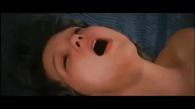 Ebony លេបផ្អៀងនិងជំនួស pussy។