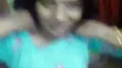 ស្ត្រីអាក្រាត។