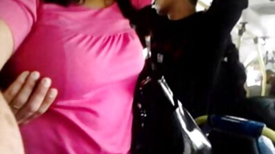 នៅក្នុង lingerie ដ៏ស្រស់ស្អាត