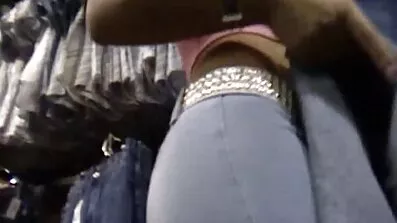 Redhead fucks ជាមួយបុរសម្នាក់និង licks ផងដរ.