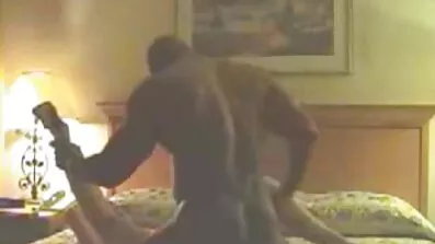 Niger cums នៅក្នុង pussy ពណ៌ស។