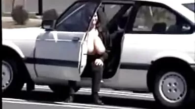 លោក Ari Alectra fucking នៅក្នុងហាងកាហ្វេគ្រួសារមួយ។