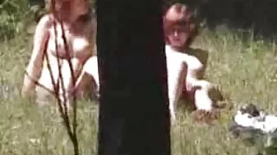 Mneneprof វិជ្ជាជីវៈបើកបរផ្អៀងពី pussy ទៅរន្ធគូថ។