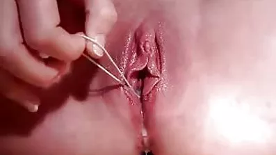 Fucking gia derza នៅក្នុងរន្ធគូថនិងធ្វើឱ្យអ្នកបង្ហាញ squirt មួយ.