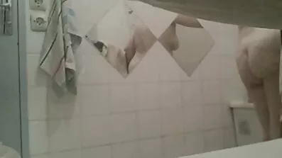 គ្រូទាយរ៉ូឌ