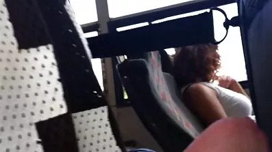 វ៉ែនតាគឺជាមាតិកាដើម្បី masturbate pussy របស់នាង។