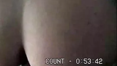អ្នកជិតខាង fucks បុរសម្នាក់នៅក្នុងកន្លែងផ្ទាល់មួយ.