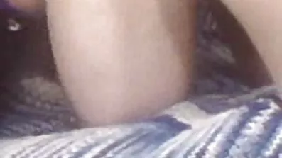 Fucked នៅលើគ្រែសនៅសិចបង្ហាញខ្លួនលើកដំបូង។