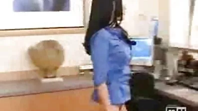 លោក Peter បៃតង fucks អ្នកជិតខាង Busty។