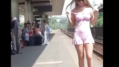 ផ្ទះនេះបាន fucked នៅក្នុងសត្វលា juicy មួយ។