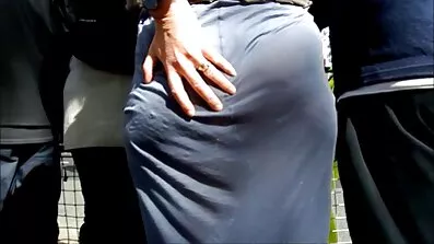បុរសម្នាក់ Fucks Eliza Ibarra នៅបុណ្យ Easter.