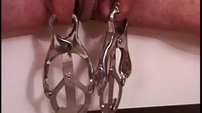 Lil Adams បាន Adams បានត្រូវបាន fucked ដោយមិត្តភក្តិខ្មៅ.