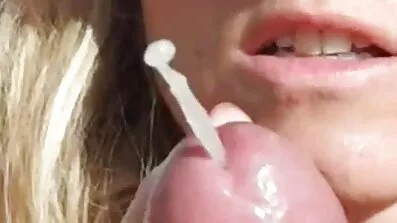 Fuck ឱ្យខ្ញុំប៉ាន់ស្មានក្នុងលានិងអនុញ្ញាតឱ្យខ្ញុំលិតទាំងអស់ជាមួយនឹងការជល់មាន់នេះ.