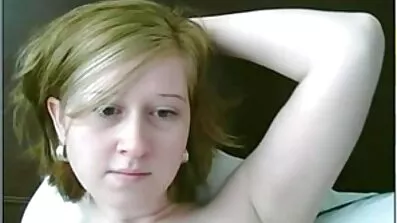 លោកស្រី Rebecca បោកលើប្តីរបស់នាង.  Fucking នៅក្នុងលាជាមួយ pretzel នេះ។